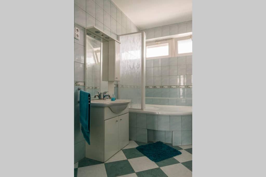 Aloe Apartman Шопрон Екстер'єр фото