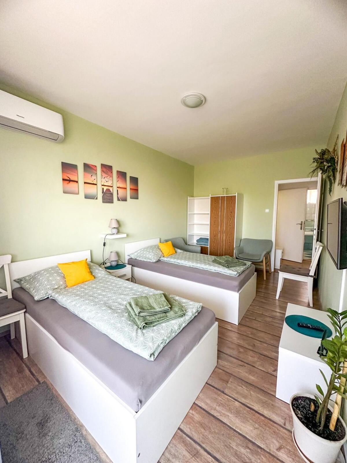 Aloe Apartman Шопрон Екстер'єр фото