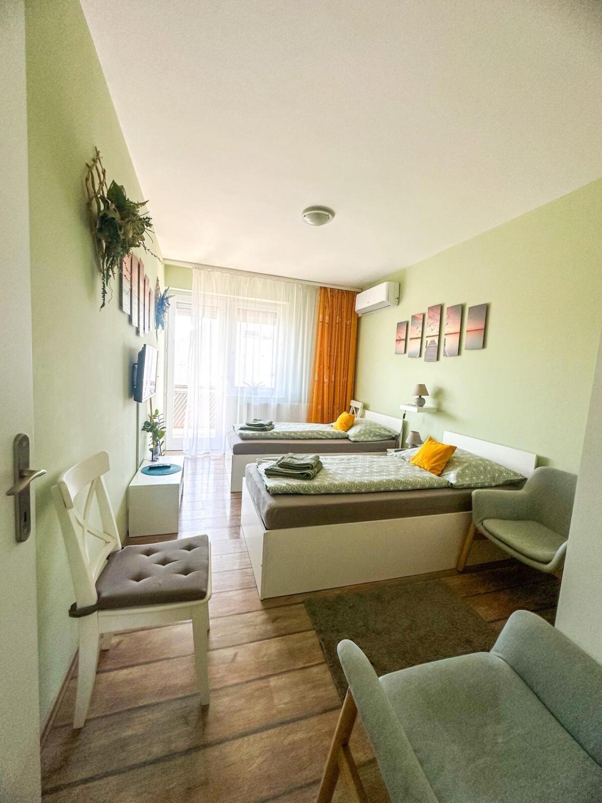 Aloe Apartman Шопрон Екстер'єр фото